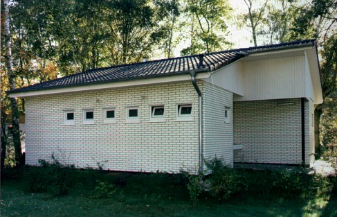Sanit&auml;r- und Wohngeb&auml;ude